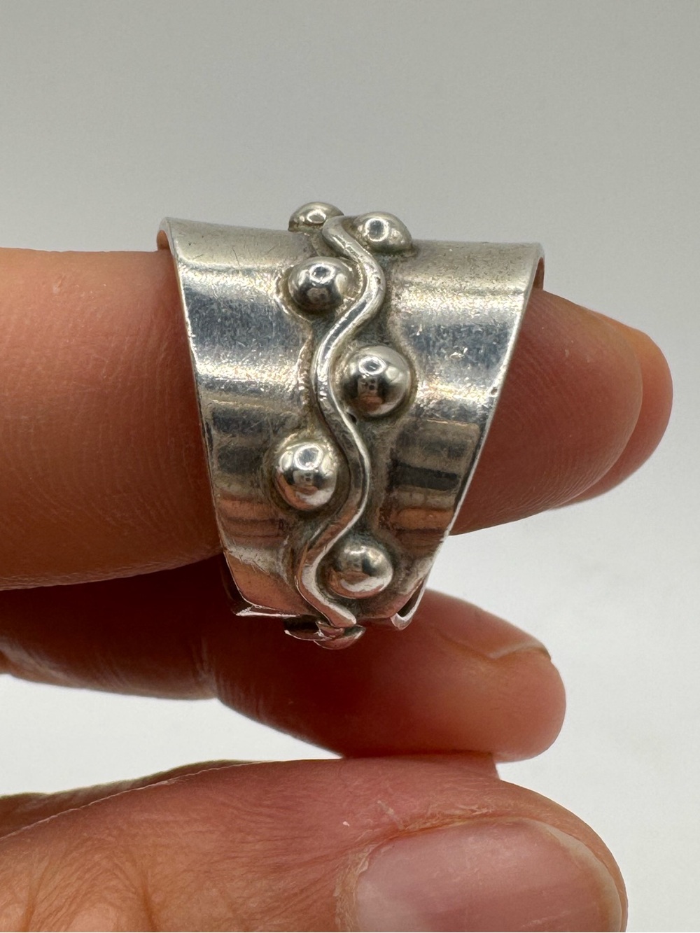 Vintage Sterling Silver Wavy Bead Wide Band Ring Size 8 - Picture 4 of 12